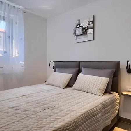 Nena - 1 Apartamento Pula